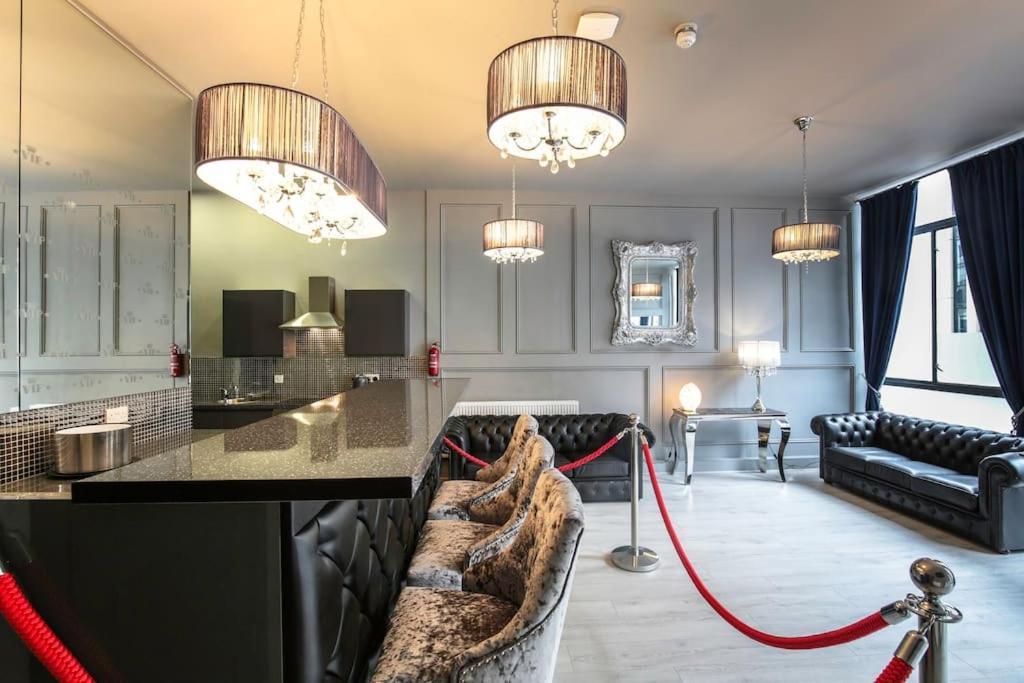 The V.I.P Suite - Sleeps 24! Best For Large Groups Liverpool Buitenkant foto