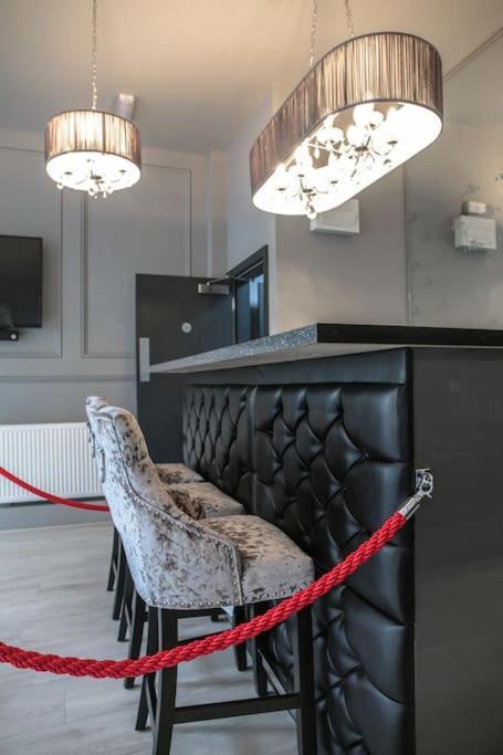 The V.I.P Suite - Sleeps 24! Best For Large Groups Liverpool Buitenkant foto