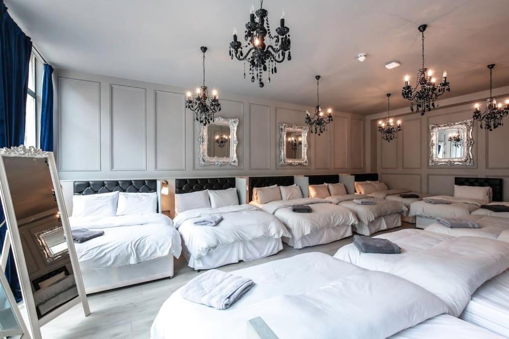 The V.I.P Suite - Sleeps 24! Best For Large Groups Liverpool Buitenkant foto