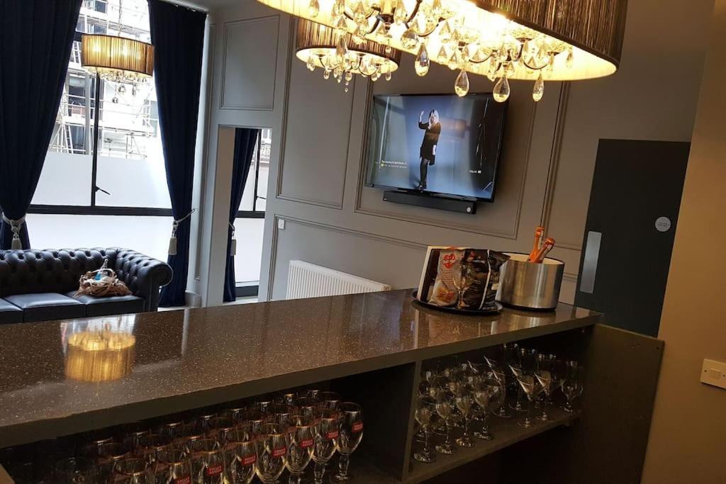 The V.I.P Suite - Sleeps 24! Best For Large Groups Liverpool Buitenkant foto