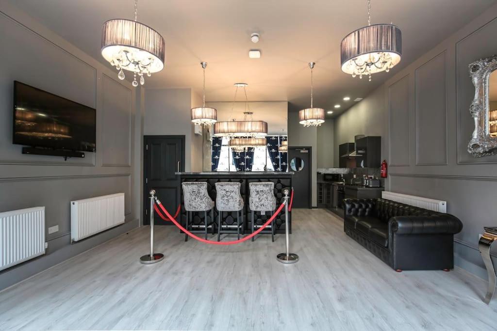 The V.I.P Suite - Sleeps 24! Best For Large Groups Liverpool Buitenkant foto