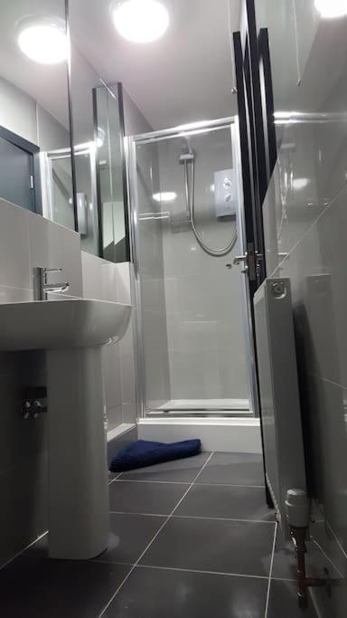 The V.I.P Suite - Sleeps 24! Best For Large Groups Liverpool Buitenkant foto