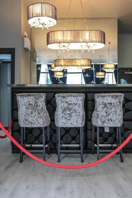 The V.I.P Suite - Sleeps 24! Best For Large Groups Liverpool Buitenkant foto